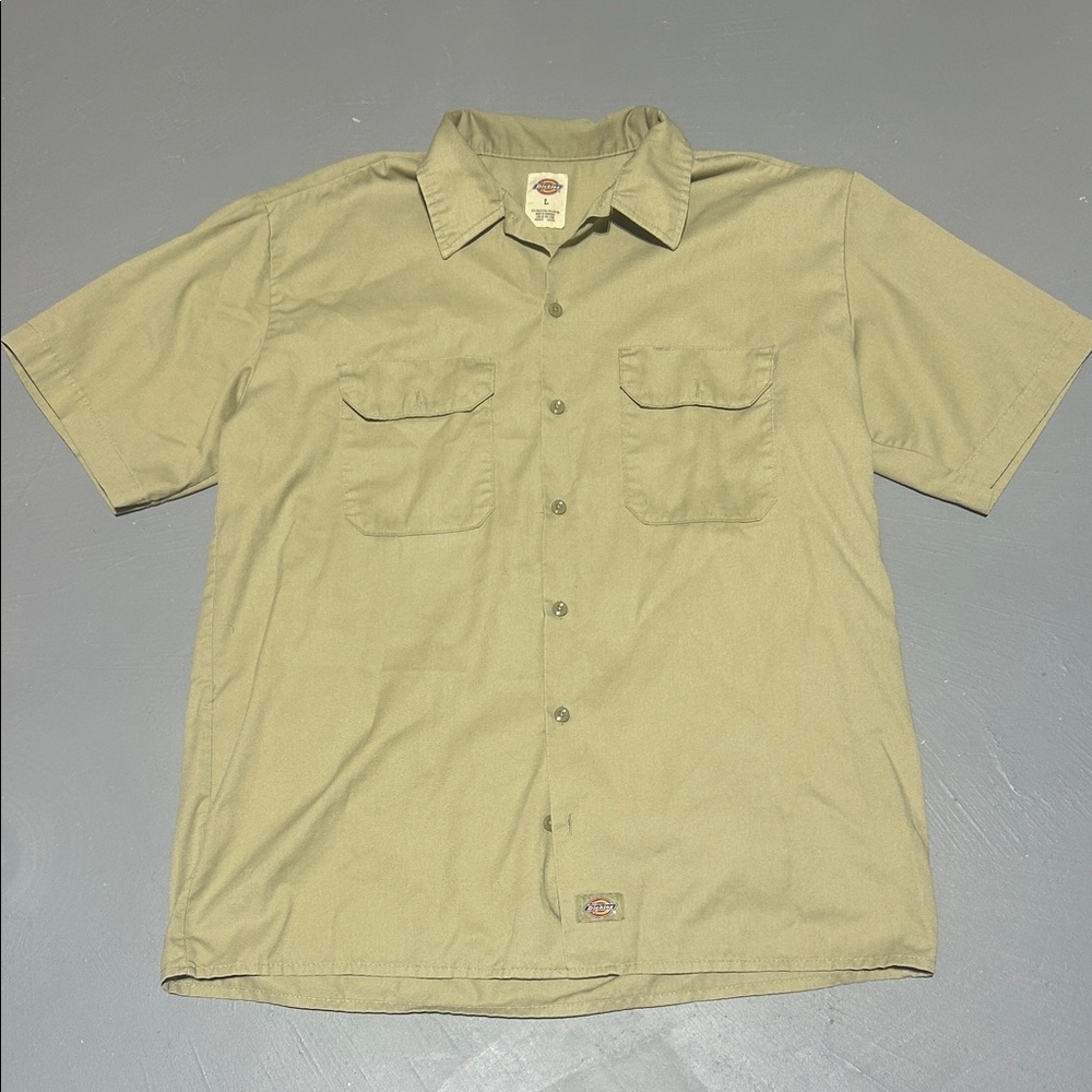 Dickies Khaki Button Down Workwear Heavy Duty Shirt (Men’s Large)